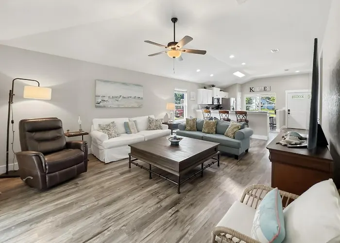 Captains Quarters- New Listing Holiday home Pensacola