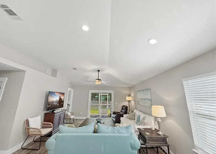 Holiday home Captains Quarters- New Listing