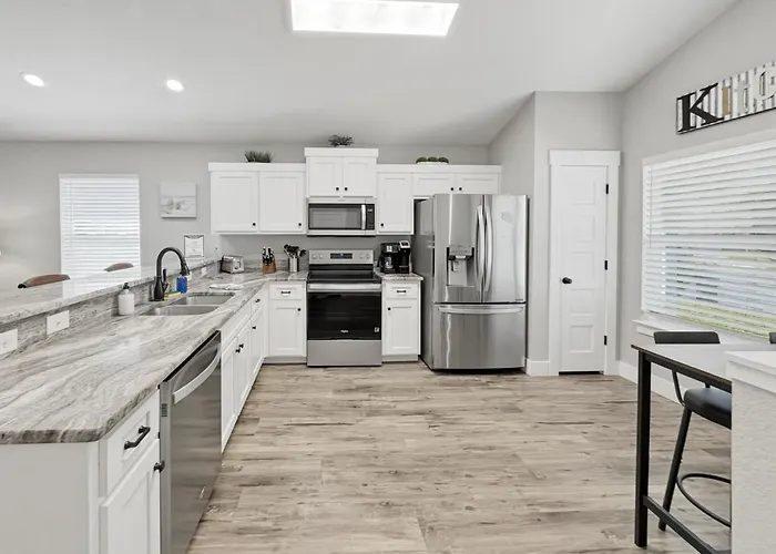 Captains Quarters- New Listing Holiday home
