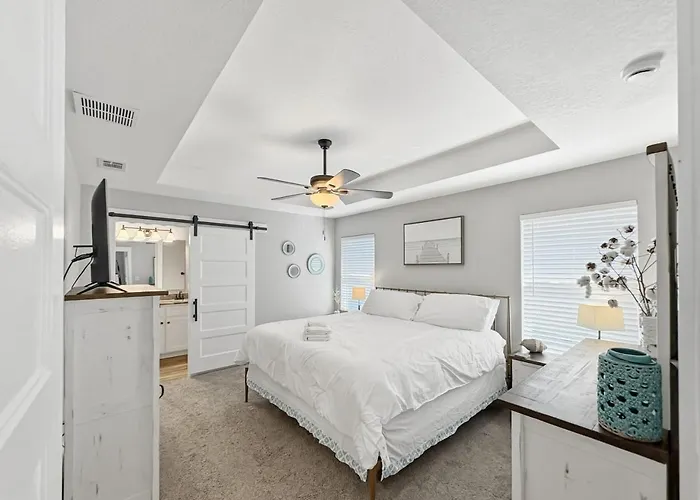 Captains Quarters- New Listing * Pensacola