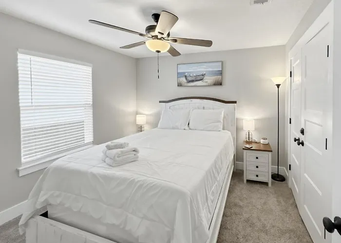 Captains Quarters- New Listing Holiday home *