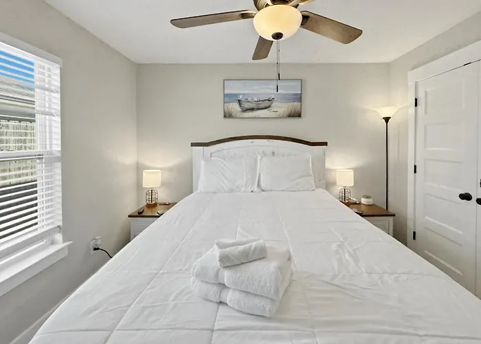 Captains Quarters- New Listing * Pensacola