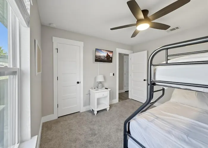 Captains Quarters- New Listing Pensacola